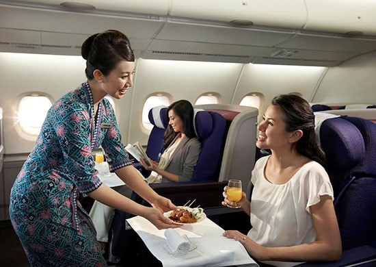 Dịch vụ trên chuyến bay của hãng Hàng không Malaysia. Ảnh: FlystayTravel