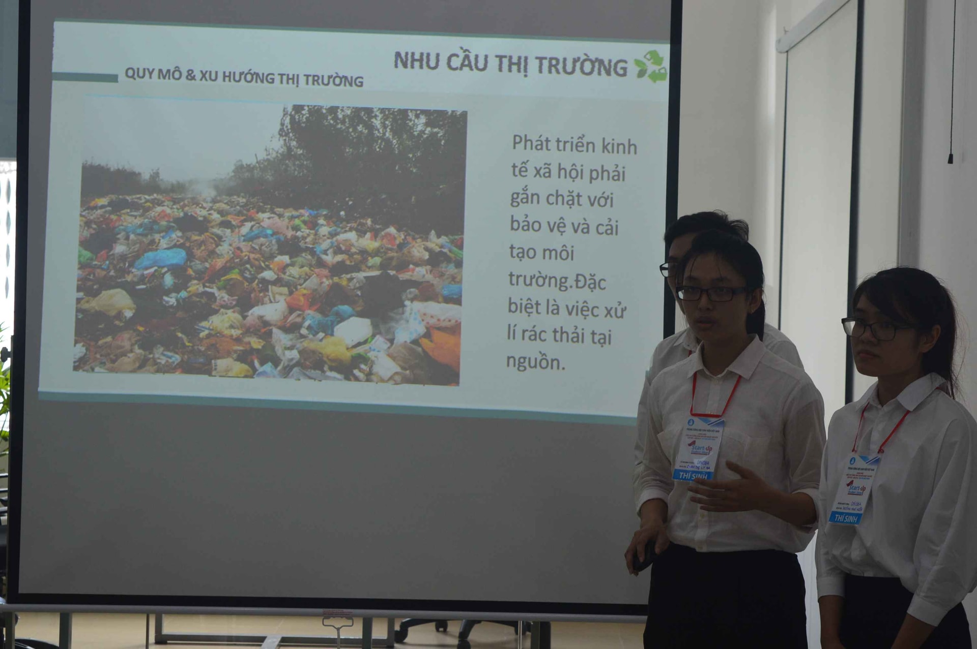 Dự án máy xử lí rác hữu cơ thành phân bón của nhóm sinh viên quê ở Quảng Nam đã lọt vào vòng chung kết toàn quốc. Ảnh: Q.T
