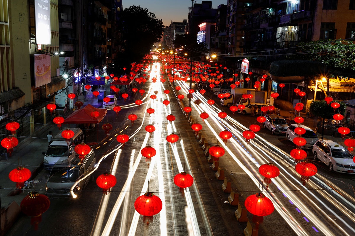 Lồng đèn đỏ rực đón chào năm mới tại Yangon, Myanmar 