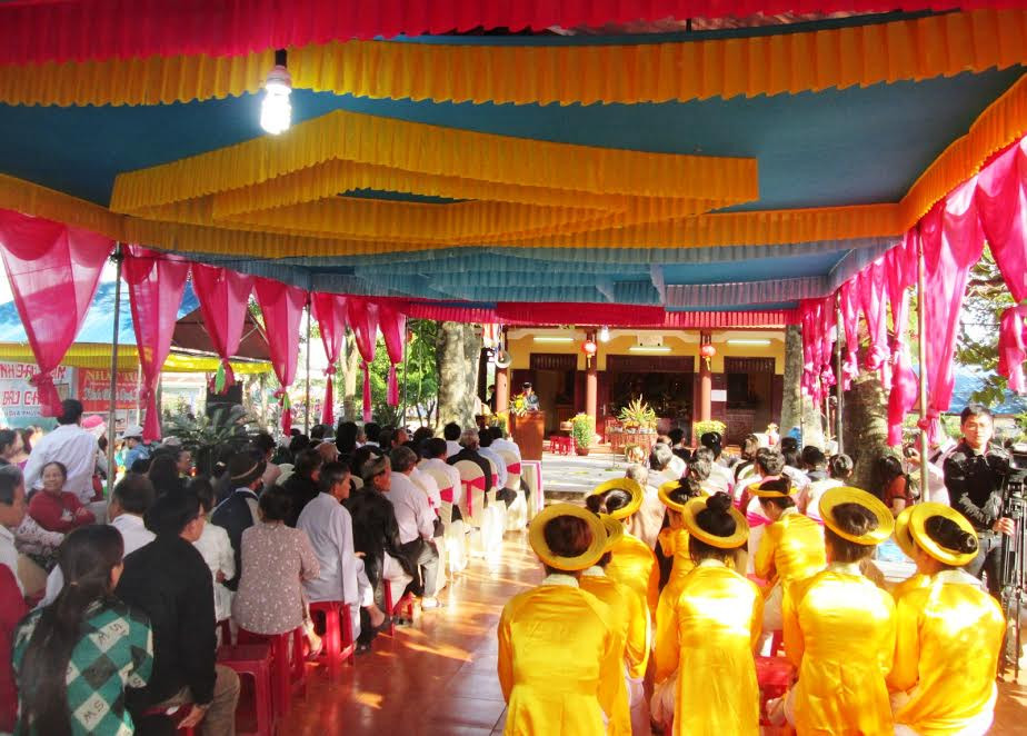 Quang cảnh lễ kỷ niệm 10 năm ngày Dinh Bà được UBND tỉnh công nhận là Di tích lịch sử cấp tỉnh.