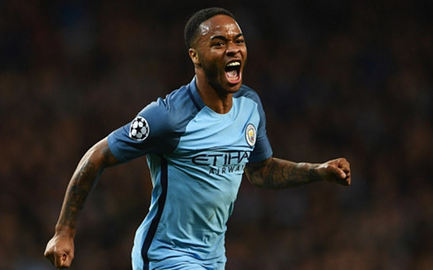 Sterling ghi bàn mở tỉ số cho Man City (Ảnh: Getty).