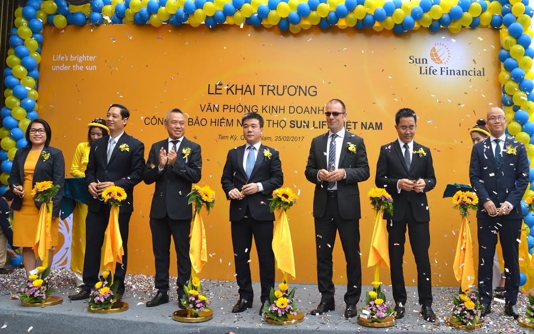 Sun Life Việt Nam khai trương Văn phòng Kinh doanh BHNT tại TP.Tam Kỳ. Ảnh: PV