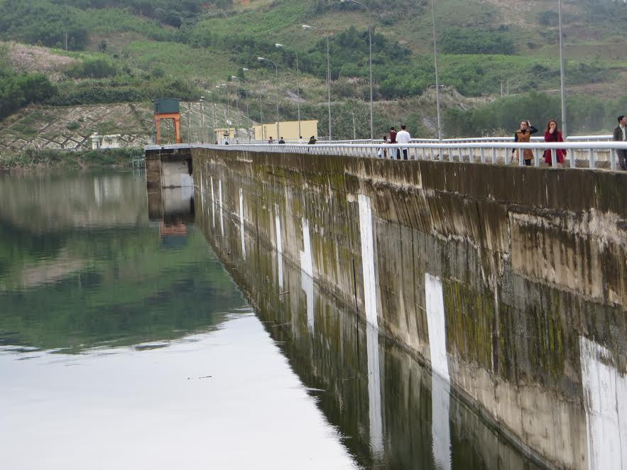 Thủy điện Sông Tranh đang được tích nước đầy và sẽ rất nguy hiểm nếu xảy ra động đất mạnh tại khu vực này.