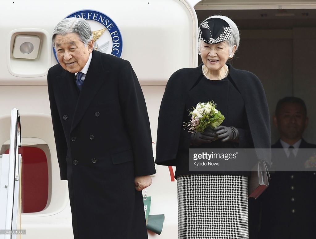 Trước đó, tại sân bay Haneda ở Tokyo, Nhà vua Akihito, hiện 83 tuổi, phát biểu với báo chí: “Chúng tôi hy vọng chuyến thăm này sẽ giúp hai nước Nhật - Việt hiểu nhau hơn và góp phần vào sự phát triển tình hữu nghị song phương”.