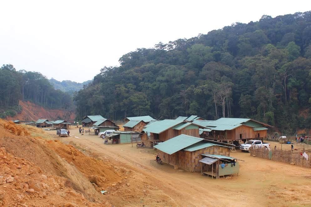 Bản Tà vàng (Lào) do huyện Tây Giang hỗ trợ xây dựng