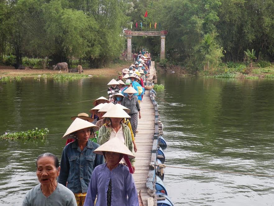 Hàng trăm người tham gia cuộc diễn tập.