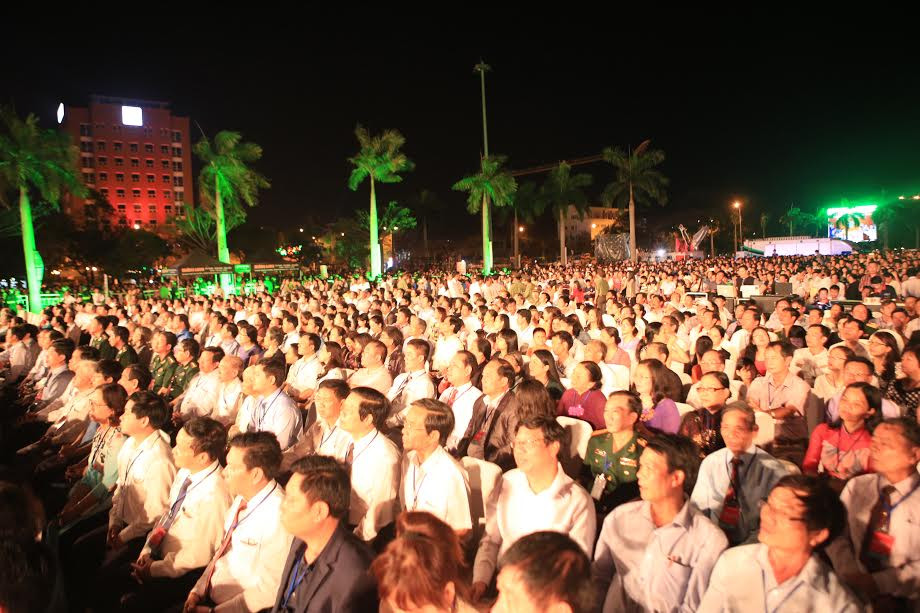Đông đảo nhân dân tham dự lễ kỷ niệm