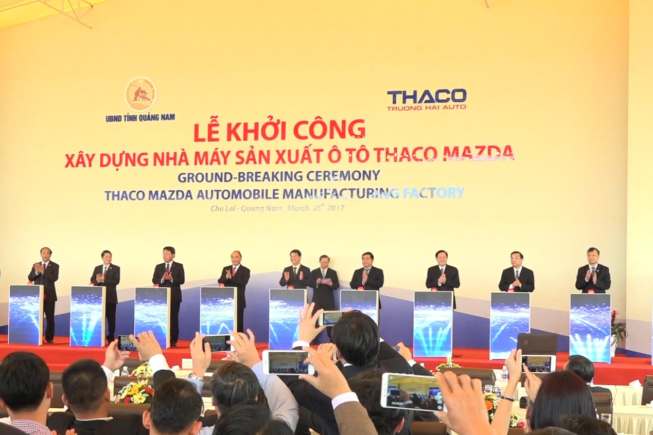 Nghi lễ nhấn nút khởi công Nhà máy Thaco Mazda. Ảnh: Đ. ĐẠO