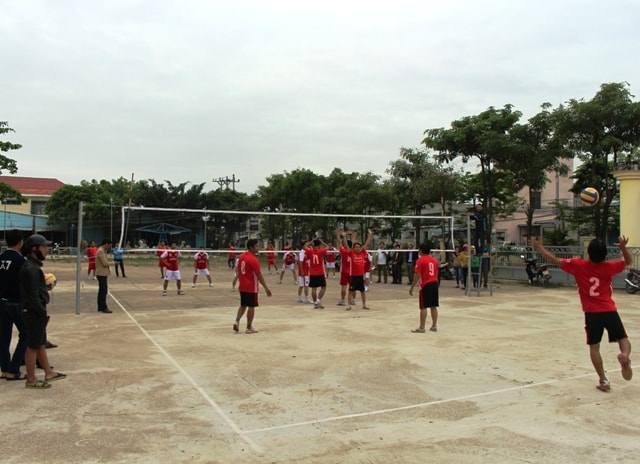Giải đấu diễn ra sôi nổi, thu hút sự hưởng ứng mạnh mẽ từ các đơn vị. Ảnh: TR.NHAN