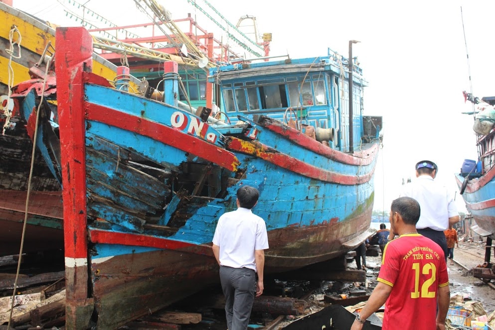 Máy móc hư hỏng nặng, dự trù kinh phí sửa chữa con tàu khoảng trên dưới 300 triệu đồng. Ông Mười cho biết đến nay vẫn chưa nhận được bất cứ sự hỗ trợ nào. 