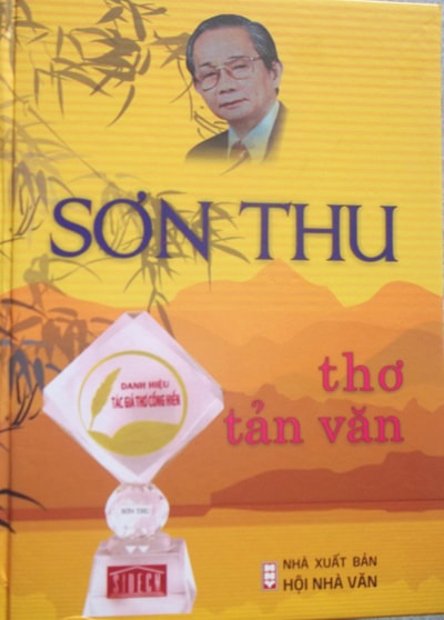 Bìa tuyển tập “Sơn Thu - thơ và tản văn”.