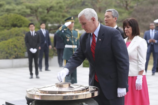 Phó Tổng thống Mỹ đang công du châu Á. Ảnh: Chicagotribune