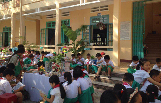 Ngày hội đọc sách ở Trường Tiểu học Nguyễn Văn Trỗi (Tam Kỳ). Ảnh: CHÂU NỮ