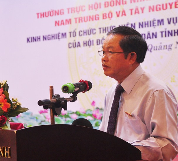 Phó Chủ tịch Quốc hội Đỗ Bá Tỵ phát biểu chỉ đạo tại hội nghị giao ban Thường trực HĐND các tỉnh, thành phố Nam Trung Bộ - Tây Nguyên. Ảnh: N.Đ. 