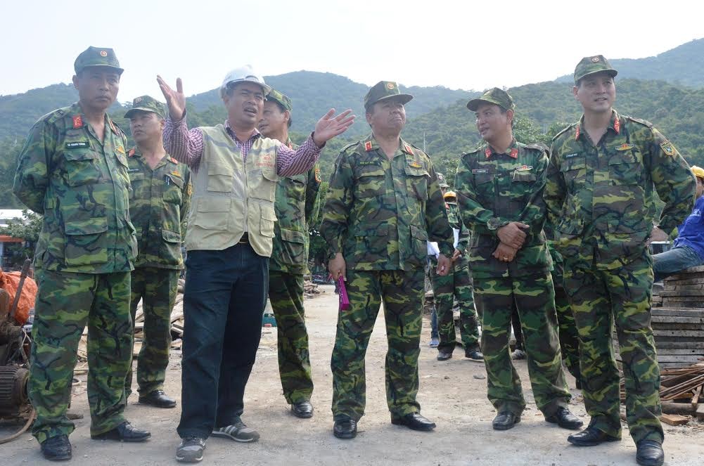 Thiếu tướng Ngô Quý Đức, Phó Tư lệnh-Tham mưu trưởng Quân khu kiểm tra Tiểu đoàn 70.