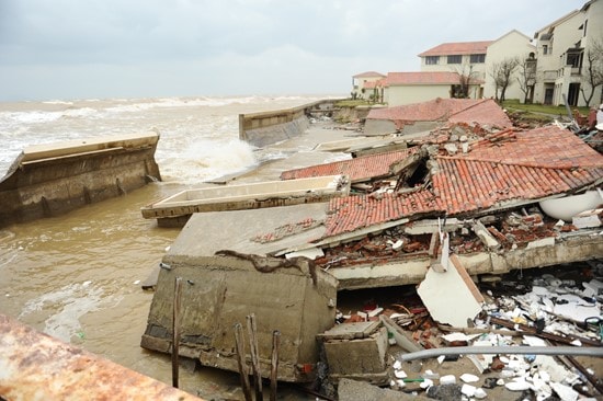Sea invasion causes landslide in Cua Dai.