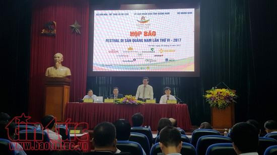 Deputy Minister Huynh Van Ai speaking at the conference