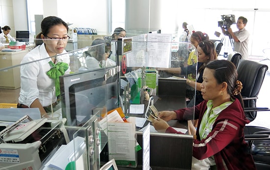 Các ngân hàng thường “chẳng đặng đừng” mới kiện doanh nghiệp ra tòa để đòi các khoản nợ xấu.