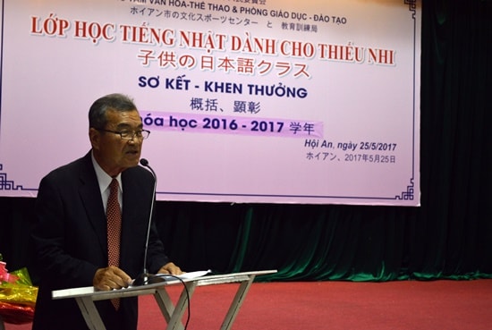 Giáo viên Nhật đánh giá cao lớp học, nhất là sự cần cù thông minh của các em thiếu nhi Hội An 