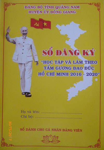 Mẫu “Sổ đăng ký làm theo tấm gương đạo đức Hồ Chí Minh giai đoạn 2016-2020” ở Đông Giang. Ảnh: N.ĐÔNG