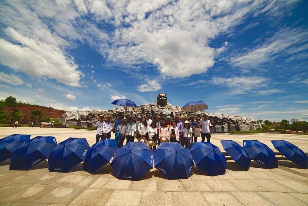 Tượng đài Mẹ Việt Nam anh hùng