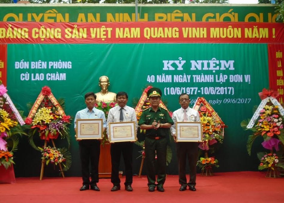     Các cá nhân được trao tặng kỷ niệm chương Vì Chủ quyền An ninh biên giới Tổ quốc.