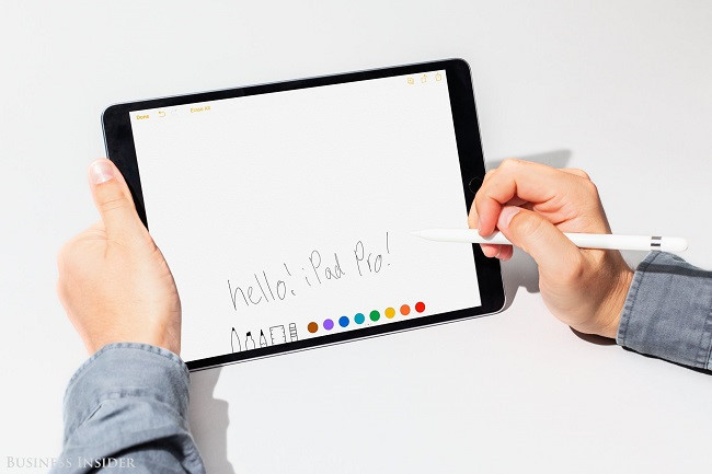 Màn hình mới cho phép viết bằng bút Apple trở nên dễ dàng hơn