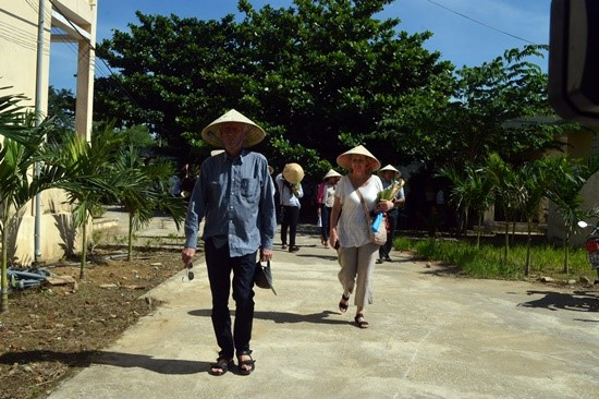 Tourists at Triem Tay village