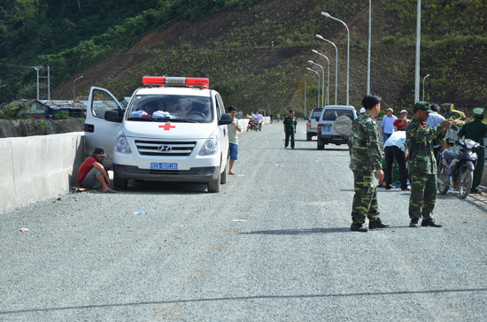 Phương tiện, lực lượng cứu hộ cứu nạn được huy động sau sự cố vỡ đường ống dẫn dòng nhà máy thủy điện Sông Bung. 
