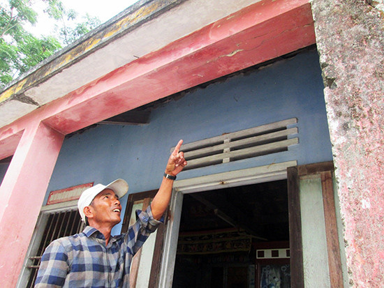 Ông Phan Thành Lập ở thôn Hương Yên Nam (Hương An, Quế Sơn) rất cần đất TĐC vì ngôi nhà thuộc diện giải tỏa đã xuống cấp.