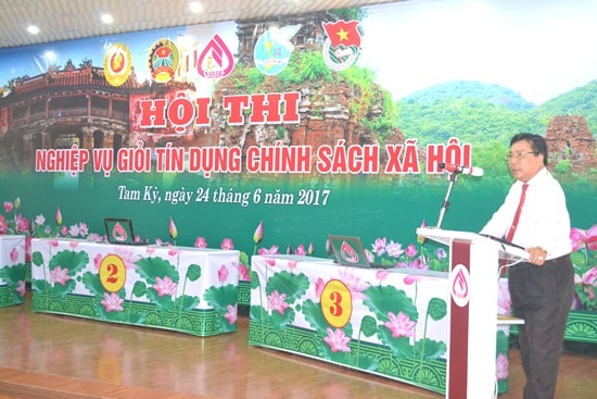 Ông Nguyễn Quang Dinh phát biểu khai mạc hội thi. Ảnh: N.Q.Việt