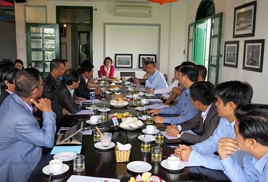 Coffee for businessmen, a channel to interact with businessmen