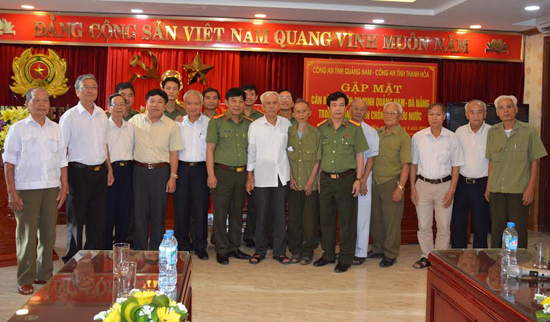  Các thế hệ cán bộ chi viện cho An ninh Quảng Nam, lãnh đạo Công an Quảng Nam và Công an Thanh Hóa tại buổi gặp mặt. Ảnh: X.M