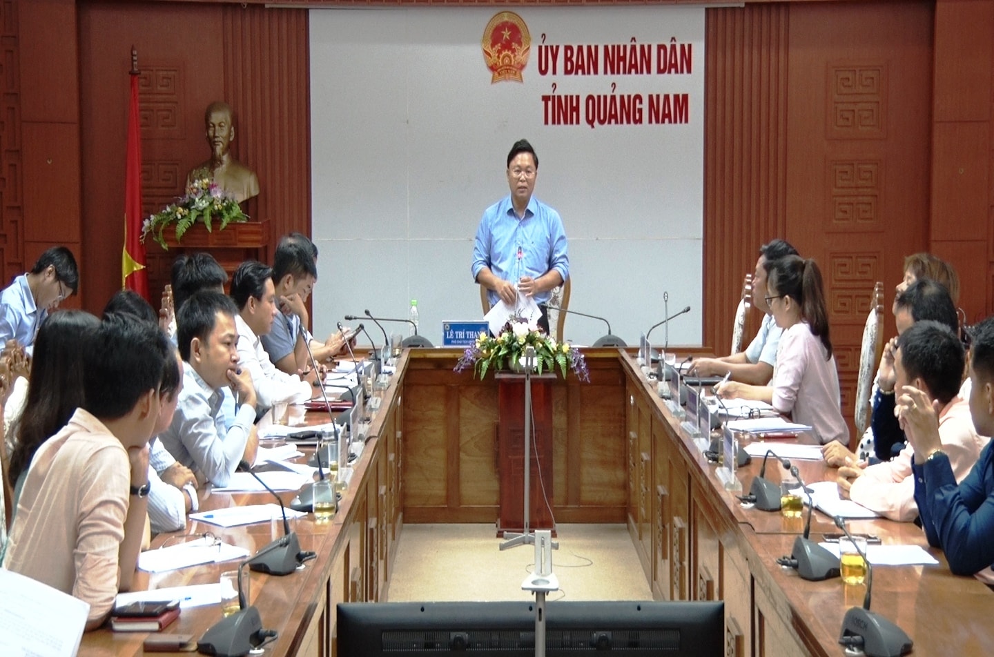 Quang cảnh buổi họp. Ảnh: XUÂN THỌ