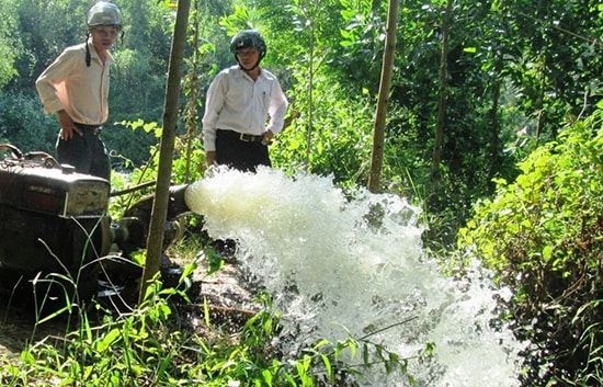 Nếu tình huống xấu xảy ra, sẽ lắp đặt nhiều máy bơm dã chiến để chống hạn cho những vùng cuối kênh.