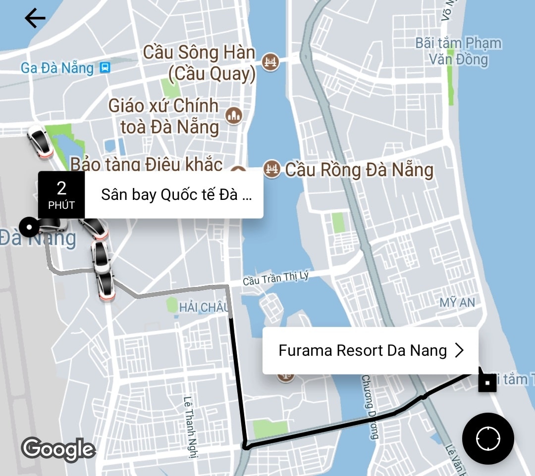 Xe Uber hoạt động quanh khu vực sân bay quốc tế Đà Nẵng.