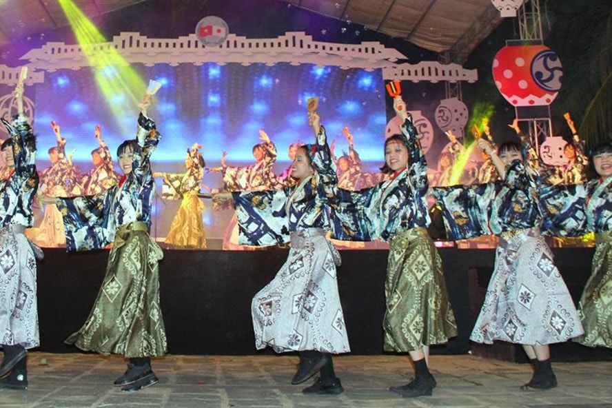 A performance at the 15th Hoi An-Japan Cultural Exchange 2017. Photo:laodong.vn