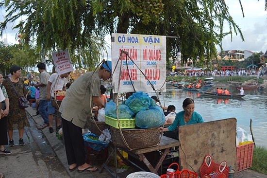 Một góc không gian ẩm thực Hội An.