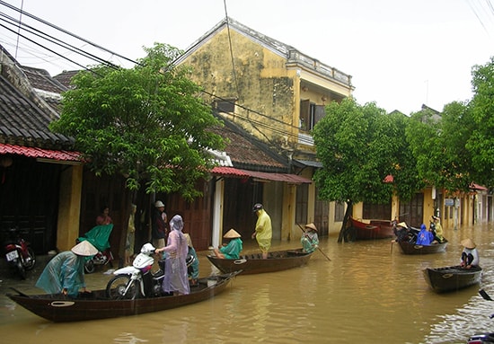 Gần đây, quy hoạch xây dựng đô thị ở Hội An là dịch chuyển không gian phát triển lên khu vực cao ráo, ứng phó với biến đổi khí hậu.Ảnh: T.H