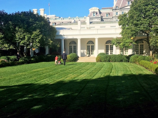Cuối buổi làm việc, ông Trump lại cùng xuất hiện với Giaccio.