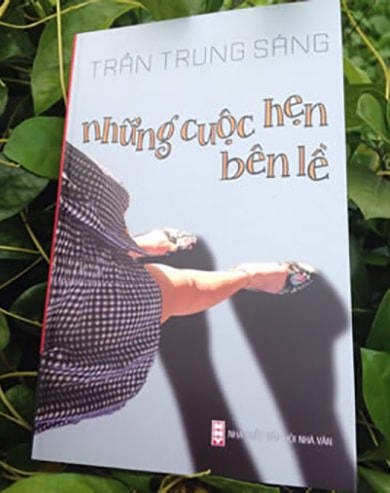 Tập truyện ngắn “Những cuộc hẹn bên lề”.