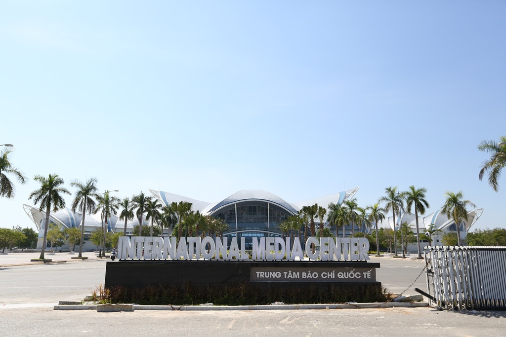 Trung tâm báo chí Quốc tế APEC 2017 tại đường Cách Mạng Tháng Tám (quận Cẩm Lệ, Đà Nẵng)