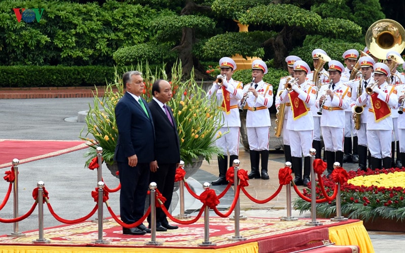 Đây là chuyến thăm chính thức Việt Nam lần đầu tiên của Thủ tướng Hungary Orbán Viktor.
