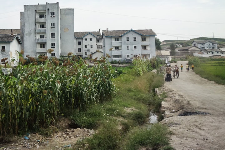 Vùng nông thôn ở phía đông Kaesong dọc theo khu phi quân sự giữa 2 miền trên bán đảo Triều Tiên.