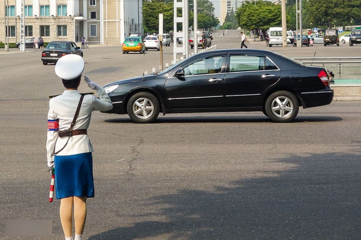 Nữ cảnh sát giao thông Triều Tiên.