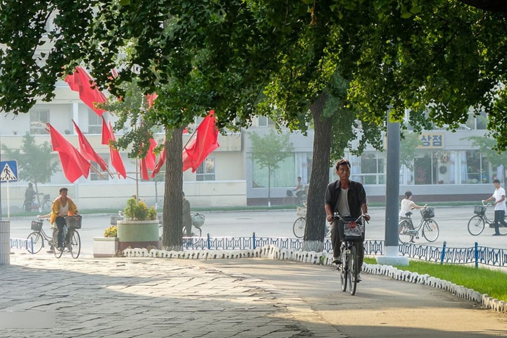 Sáng sớm ở Kaesong, thành phố công nghiệp gần khu phi quân sự.