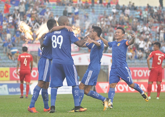 Quảng Nam mùa này thi đấu thăng hoa song chưa đủ “tầm” để vô địch V-League.