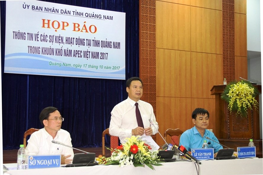 Vice Chairman of the Quang Nam People’s Committee Le Van Thanh (middle) at the press conference