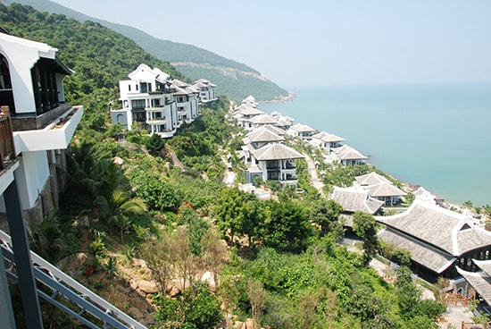 Khu nghỉ dưỡng sang trọng Inter Continental Danang Sun Peninsula Resort, nơi đón tiếp các đại biểu của Tuần lễ Cấp cao APEC 2017. Ảnh: H.Q