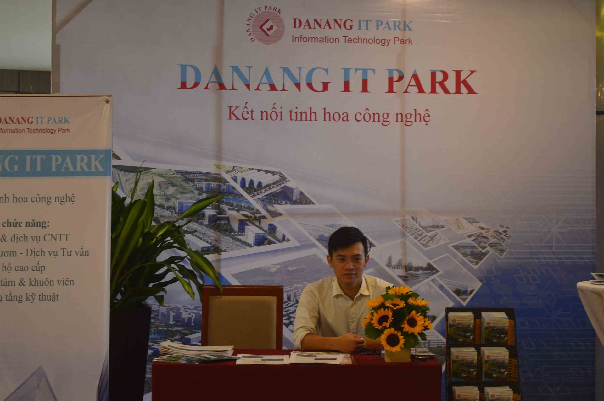 Chào mời doanh nghiệp đầu tư vào Danang IT Park. Ảnh: H.S